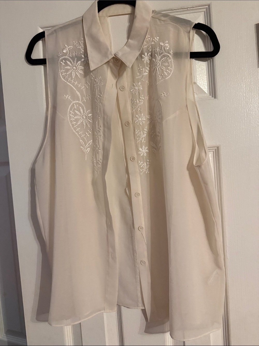 Sleeveless Embroidered Button-Down Top — Cream
